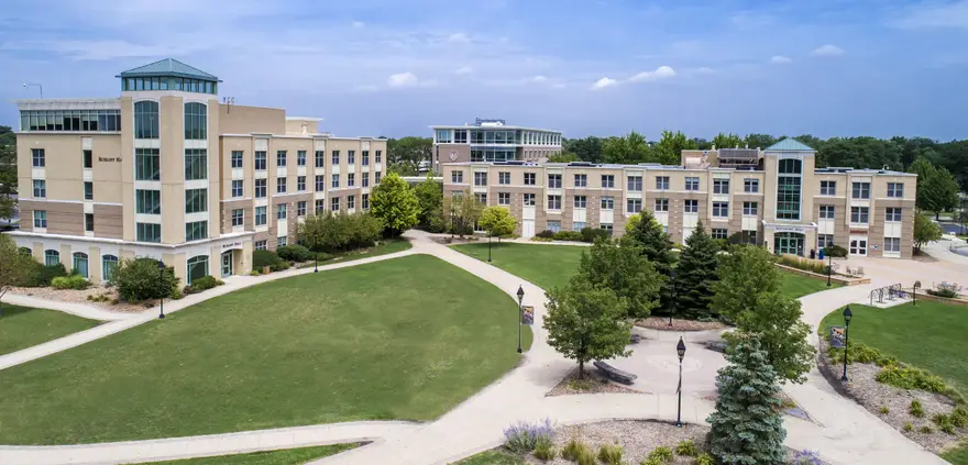 Saint Xavier University