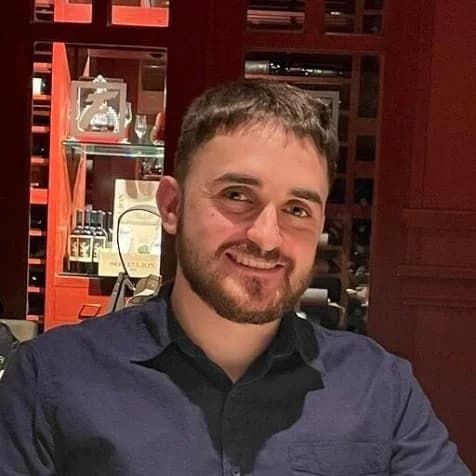 MCAT Study Coach Who Raised His Score from 496 to 514 (89th %ile)